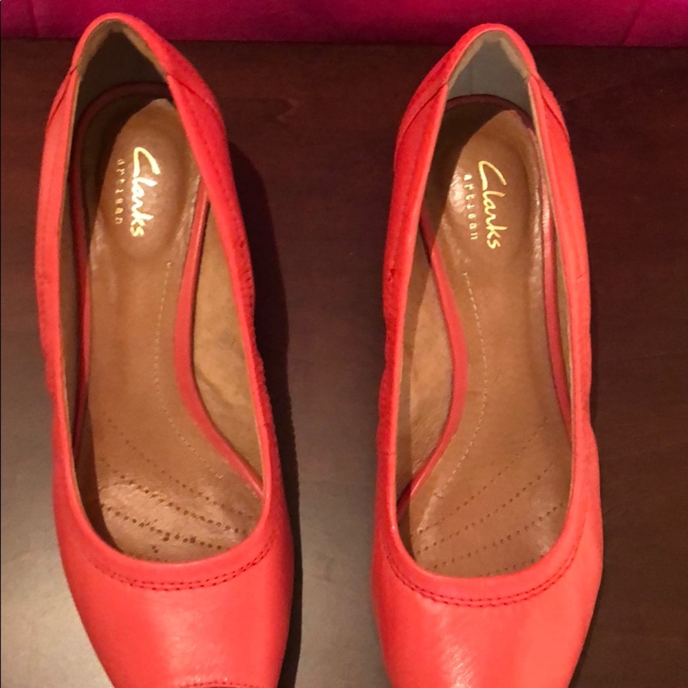 Clark’s coral wedge open toe, these are leather